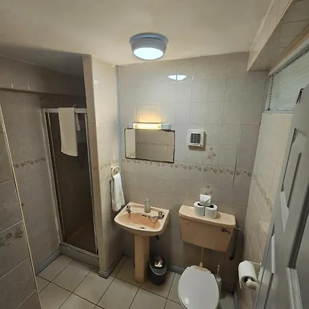 5 Newcastle Court *