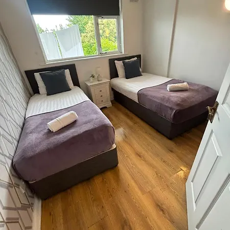 5 Newcastle Court * Galway