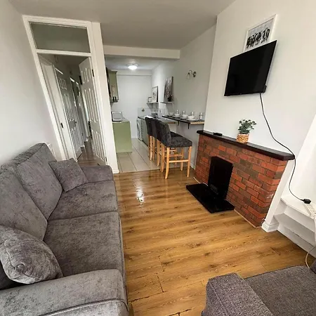 Apartment 5 Newcastle Court