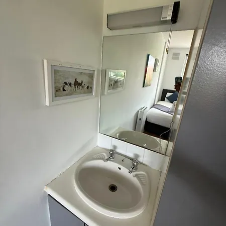 5 Newcastle Court * Galway