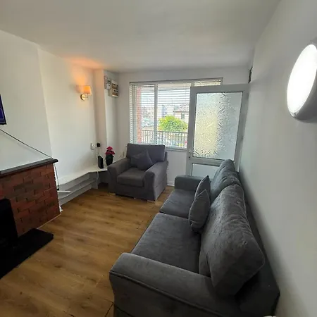 5 Newcastle Court *