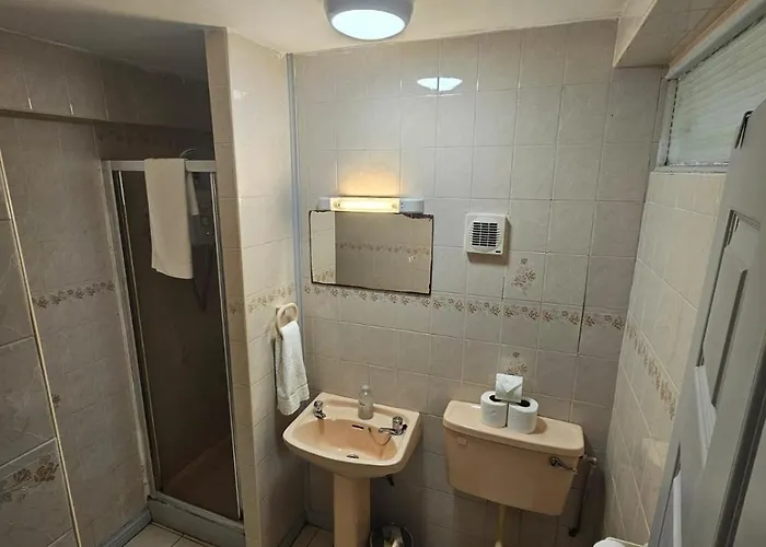 5 Newcastle Court *